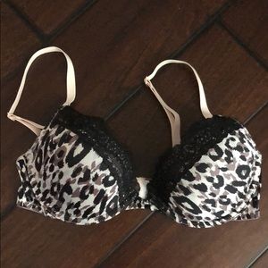 🎉HP🎉🎀2 for $20🎀 NWOT Calvin Klein Bra